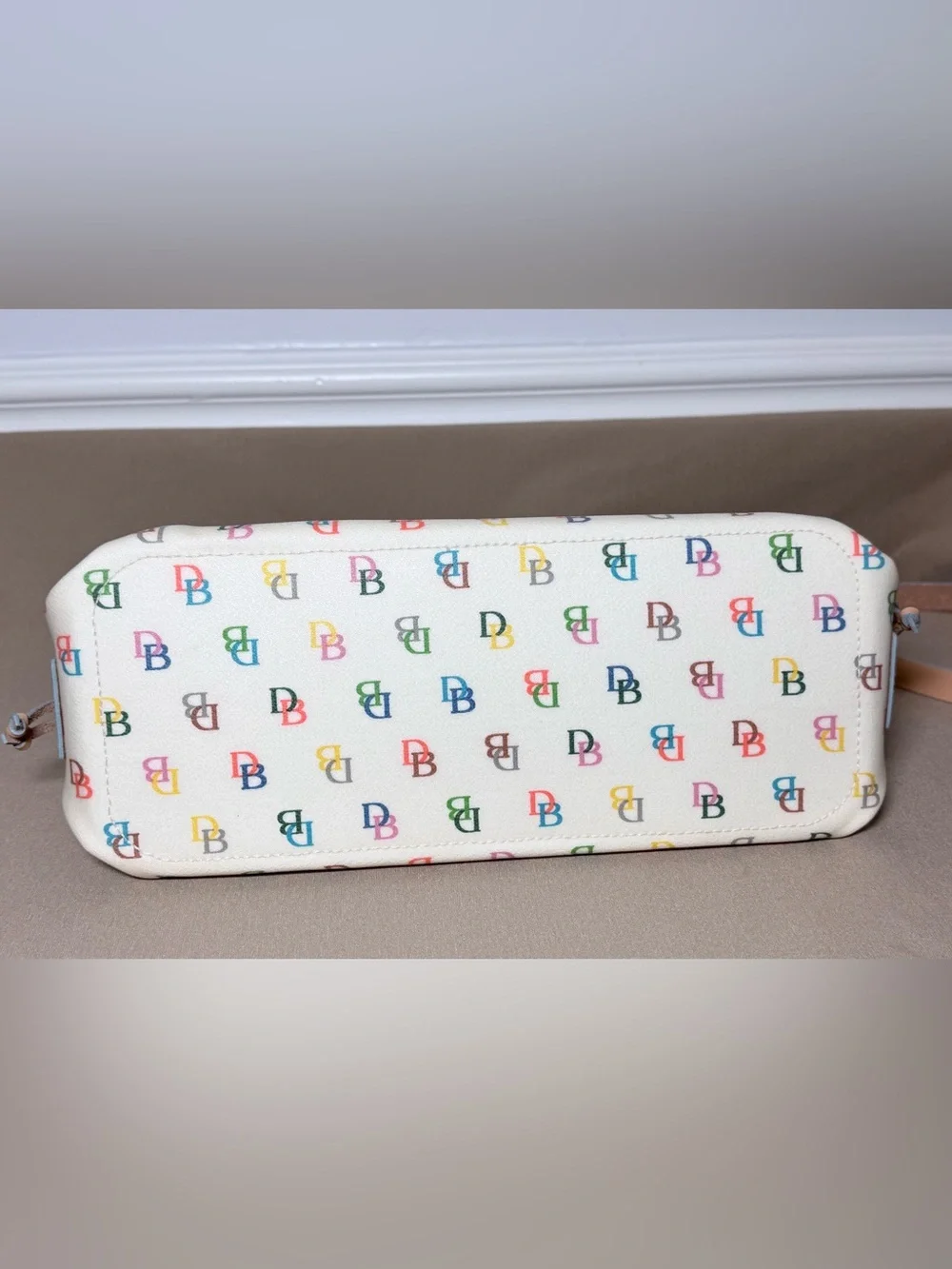 🌈 Vintage Y2K Dooney & Bourke Rainbow Monogram "IT" Bag - Iconic - Picture 3 of 9